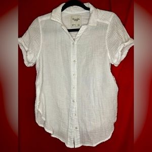 Abercrombie and Fitch linen button down collared shirt, size small